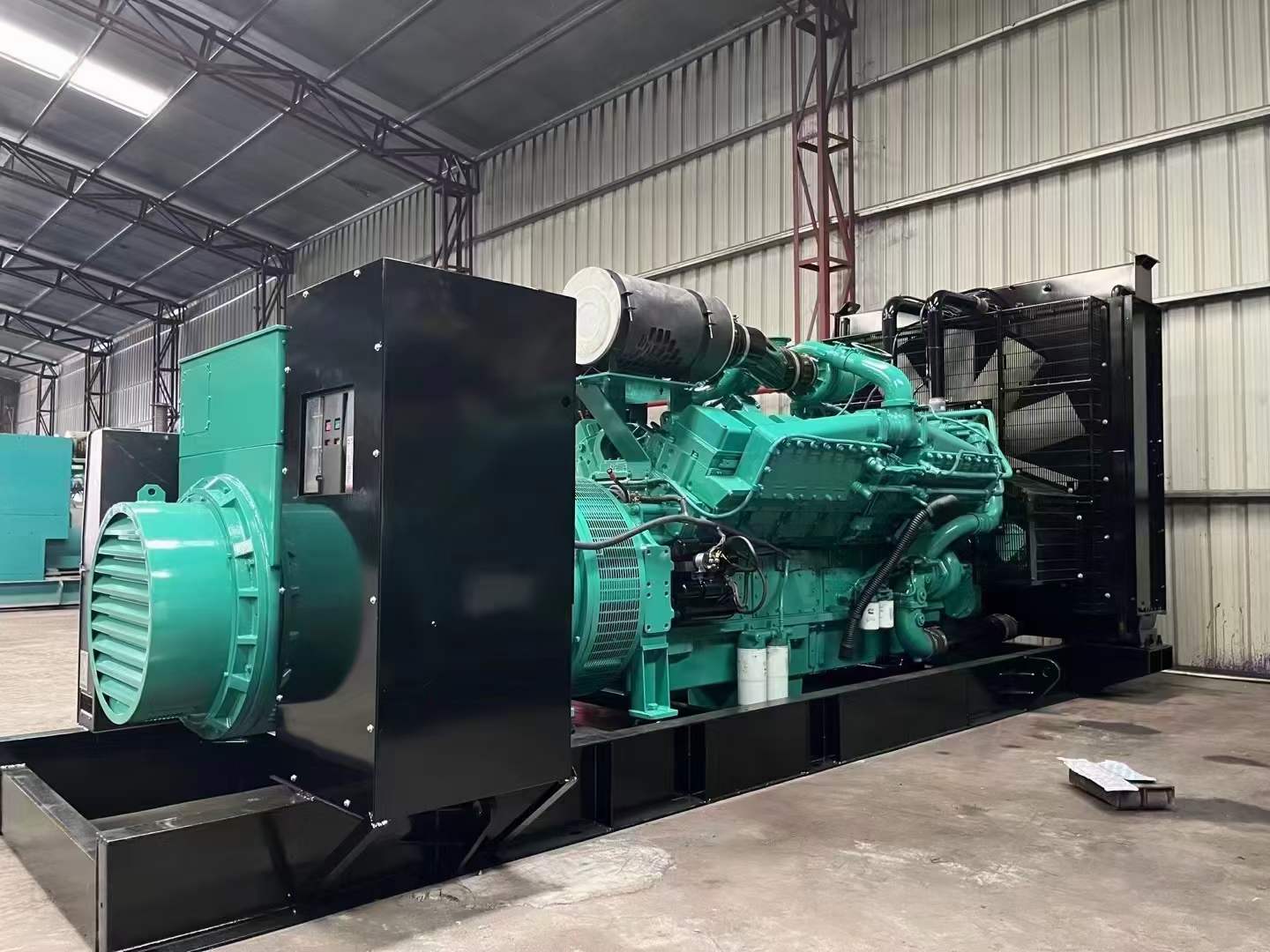 碾子山如何降低 800kW 柴油发电机输出电流的波动？