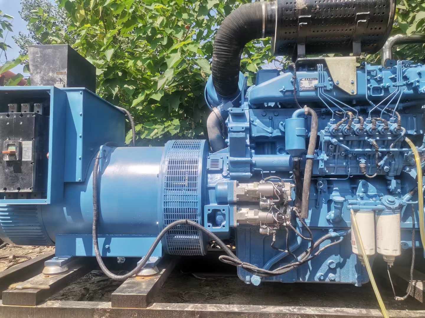 碾子山详细说明降低 800kW 柴油发电机输出电流波动的方法